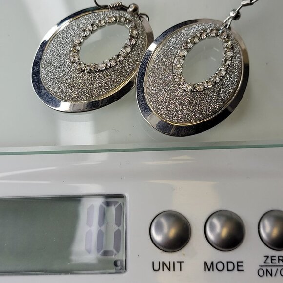 Silvery Tone Fashion Earrings - Picture 5 of 9